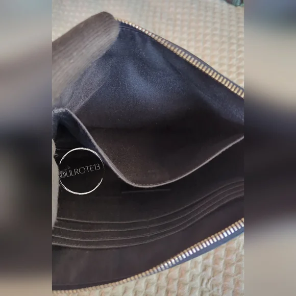 ⚡ FLASH SALE - Saint Laurent Star Leather Clutch - Picture 10 of 14